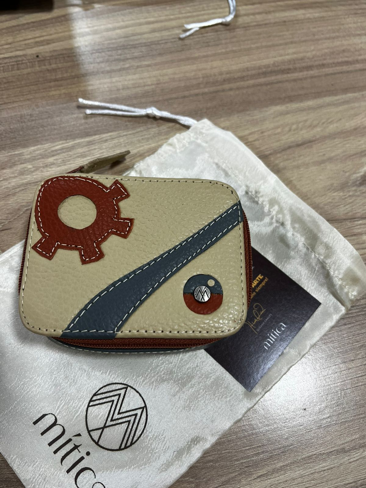 Mitica - Colección Entre Galaxias - Monedero
